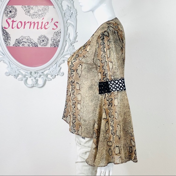 Annalee & Hope / Snake Bell Sleeve Puff Shoulder - Picture 5 of 8